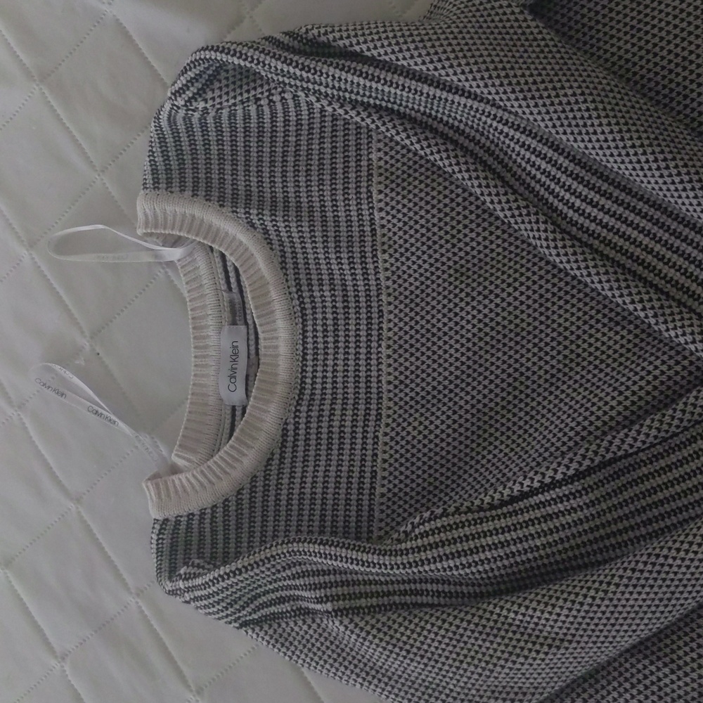 Pullover - Picture 2 of 2